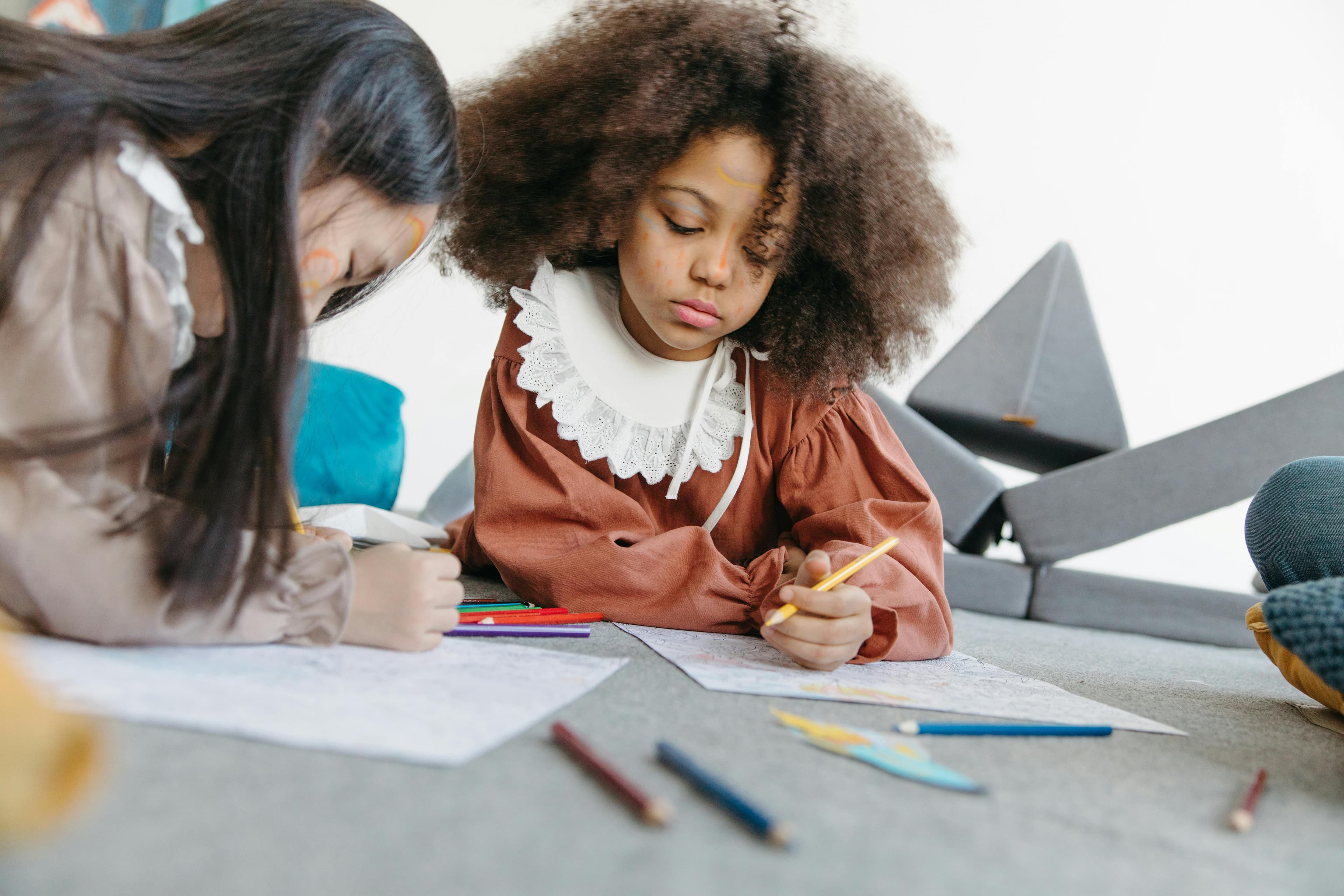 Colorful, non-toxic crayons for kids. Safe and tested brands for age-appropriate creativity.
